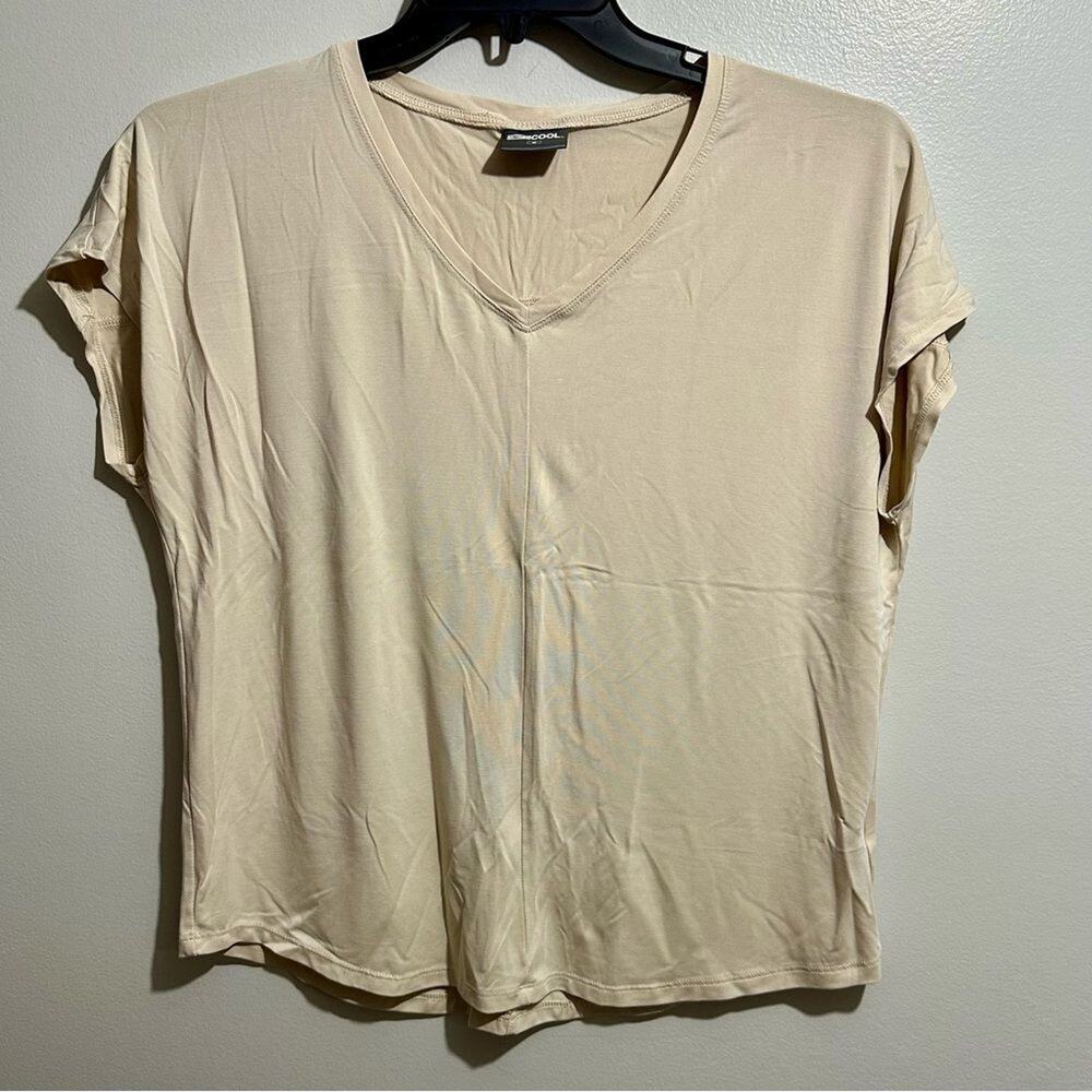 32 Cool Classic Beige V-Neck Women's Tee Size M (622)